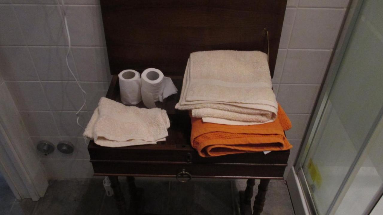 Relais"La Cappuccina" Rooms&Apartments Assis Exterior foto