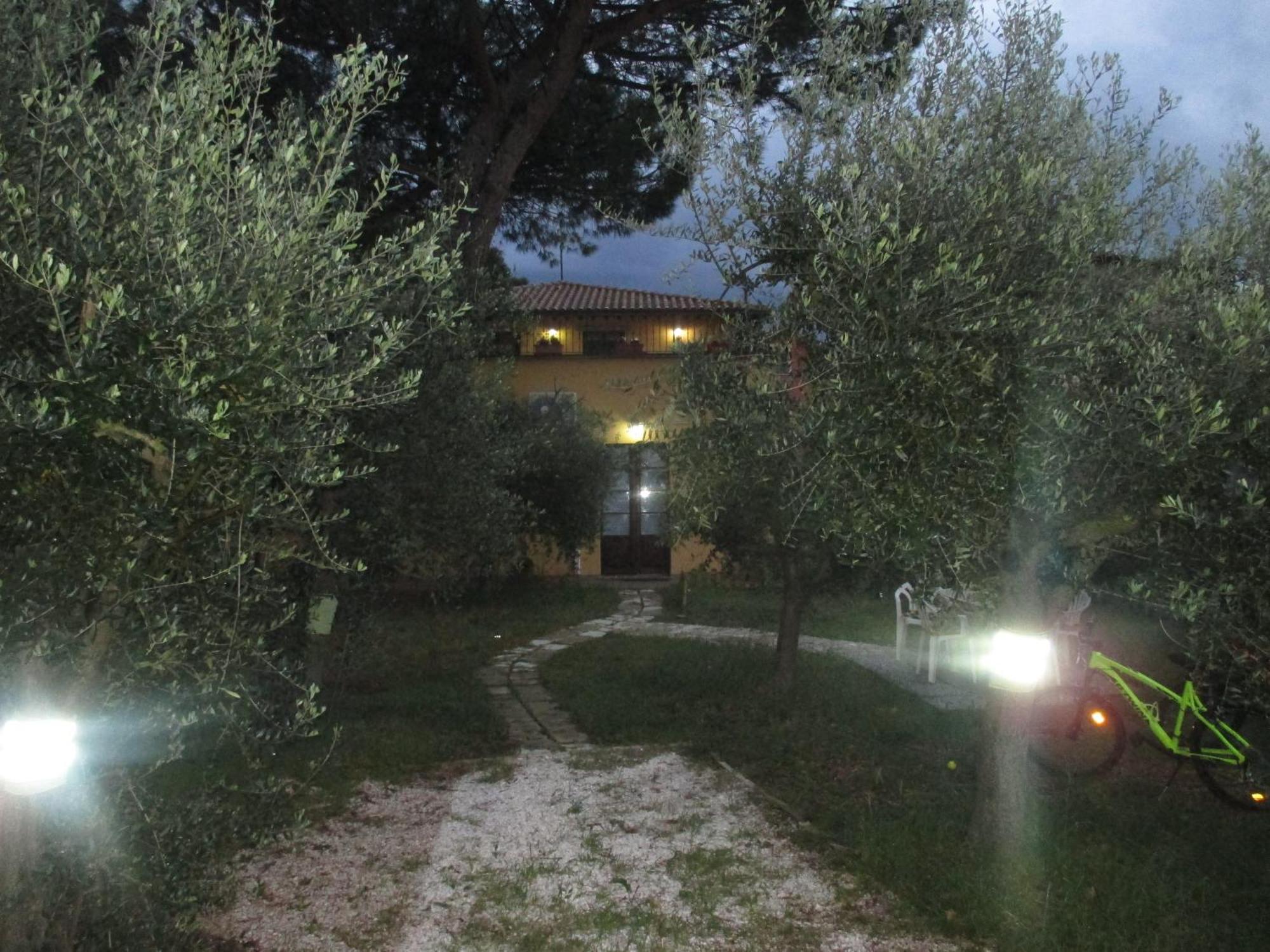 Relais"La Cappuccina" Rooms&Apartments Assis Exterior foto