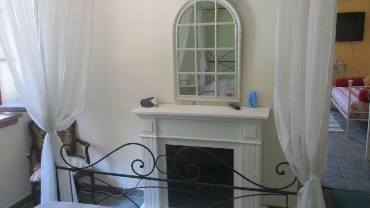 Relais"La Cappuccina" Rooms&Apartments Assis Exterior foto